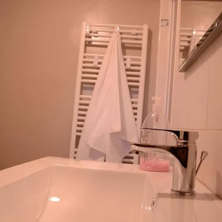 לינה וארוחת בוקר Maison Serendipity *